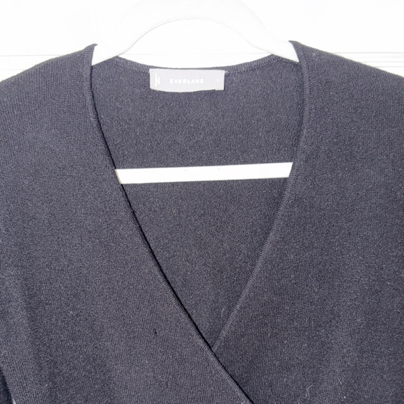 EVERLANE The Cashmere Wrap Sweater in Black - Picture 4 of 4